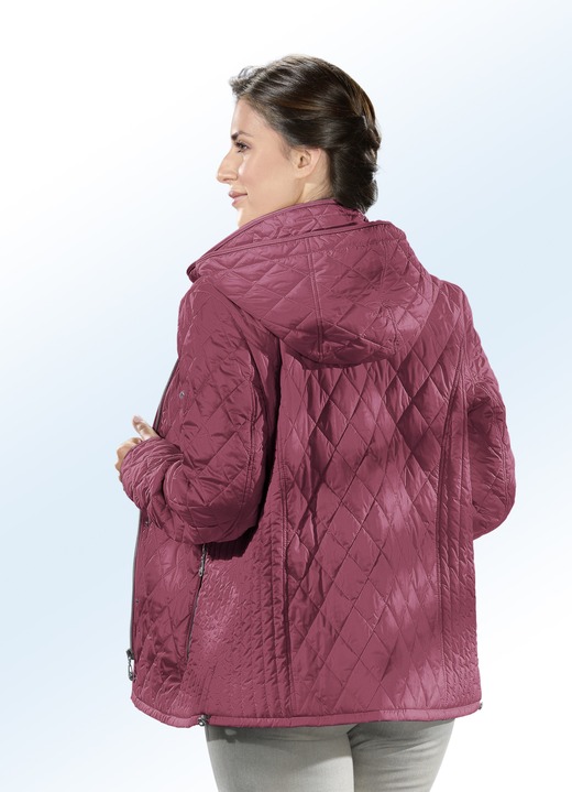 Damen - Jacke mit abnehmbarer Kapuze, in Größe 040 bis 060, in Farbe HIMBEERE Ansicht 1