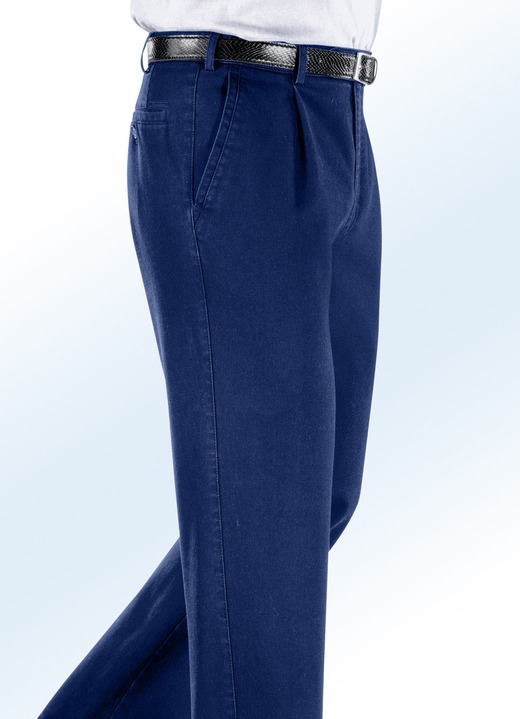 Jeans - Bügelfreie Jeans mit Gürtel in 3 Farben Jeans - Bügelfreie Jeans mit Gürtel in 3 Farben, in Größe 024 bis 062, in Farbe JEANSBLAU