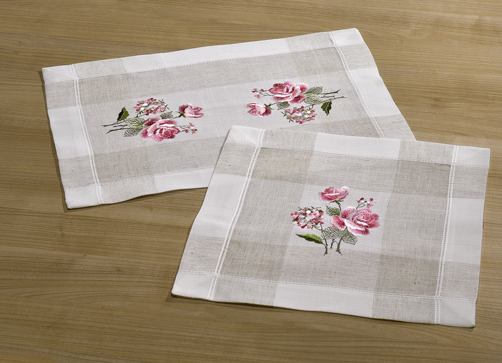 Heimtextilien - Tisch- und Raumdekoation mit hinreißendem Rosen-Dessin, in Größe 101 (Deckchen, 35/ 50 cm) bis 404 (Kissenbezug, 40/ 40 cm), in Farbe SEKT-BUNT Ansicht 1
