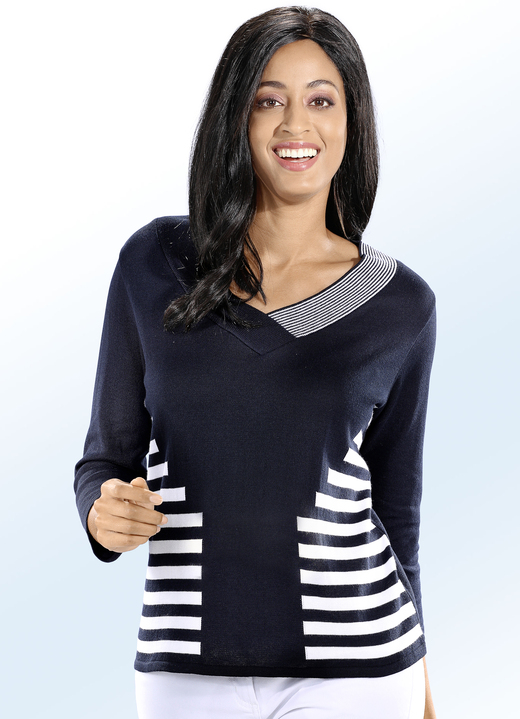 - Pullover mit dekorativ dessiniertem V-Ausschnitt, in Größe 038 bis 052, in Farbe MARINE-WEISS