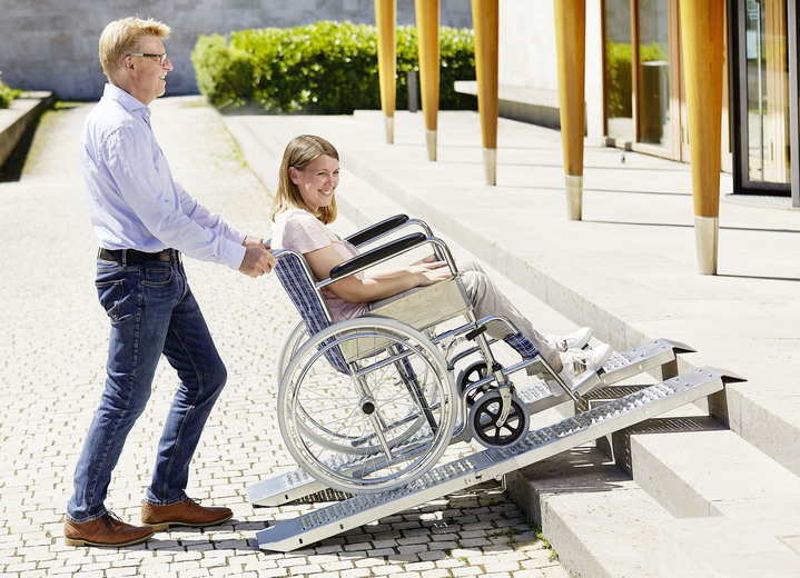 Praktische Hilfsmittel - Mobile Auffahrrampe, in Farbe SILBER Ansicht 1