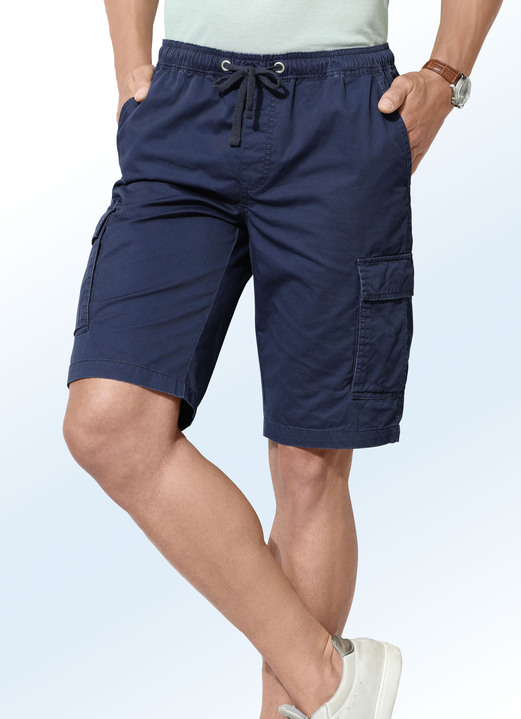 Shorts & Bermudas - Bermudas mit Cargotaschen in 3 Farben Shorts & Bermudas - Bermudas mit Cargotaschen in 3 Farben, in Größe 024 bis 060, in Farbe MARINE