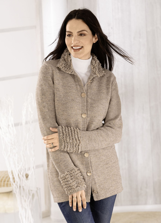 Strickjacken - Strickjacke in angenehm flauschiger Qualität Strickjacken - Strickjacke in angenehm flauschiger Qualität, in Größe 038 bis 054, in Farbe SAND MELIERT