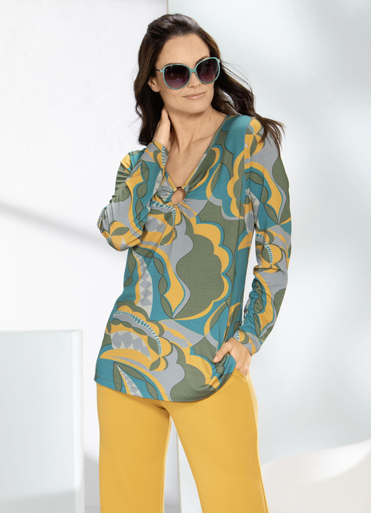 Shirts - Shirt mit V-Ausschnitt mit Zierring, in Größe 036 bis 052, in Farbe PETROL-KHAKI Ansicht 1