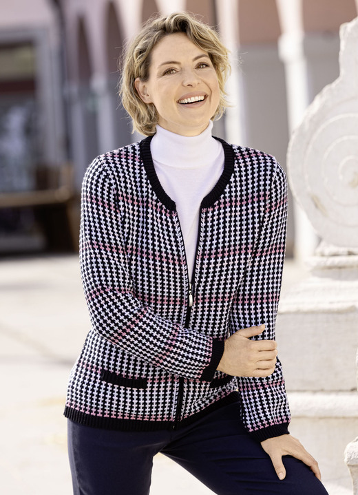 Strickjacken - Strickjacke mit zartem Farbverlauf, in Größe 038 bis 054, in Farbe MARINE-ROSA-MULTICOLOR Ansicht 1