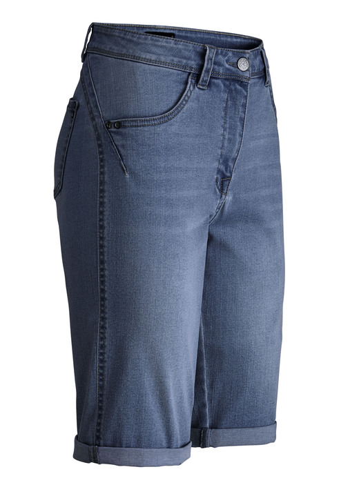 Hosen mit Knopf- und Reißverschluss - Bermudas mit Push-up-Effekt Hosen mit Knopf- und Reißverschluss - Bermudas mit Push-up-Effekt, in Größe 034 bis 052, in Farbe JEANSBLAU