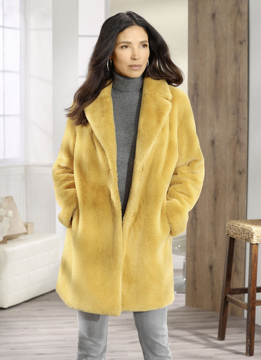 Kunstpelzjacken - Longjacke aus kuschelweichem Kunstpelz Kunstpelzjacken - Longjacke aus kuschelweichem Kunstpelz, in Größe 036 bis 052, in Farbe SAFRAN