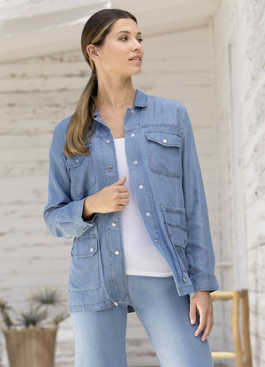 Langarm - Blusenjacke mit aparter Kragenlösung Langarm - Blusenjacke mit aparter Kragenlösung, in Größe 036 bis 054, in Farbe HELLBLAU