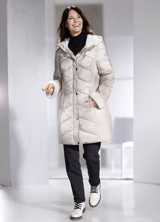Wintermäntel - Kurzmantel in aktuellem Materialmix Wintermäntel - Kurzmantel in aktuellem Materialmix, in Größe 036 bis 052, in Farbe BEIGE