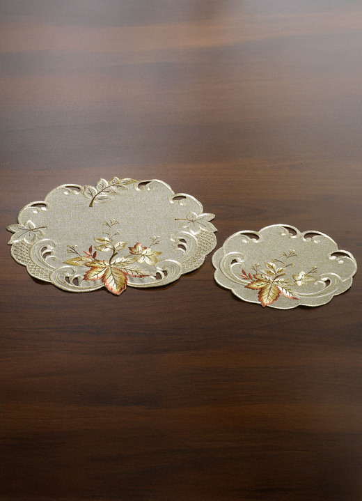 Heimtextilien - Filigran gearbeitete Tisch- und Raumdekoration, in Größe 101 (Läufer oval, 30x 70 cm) bis 404 (Kissenbezug, 40x 40 cm), in Farbe GRÜN Ansicht 1