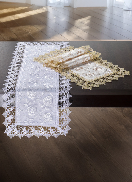 Heimtextilien - Tisch- und Raumdekoration mit Macramé-Spitzenbordüre, in Größe 101 (Läufer, 40x 90 cm) bis 404 (Kissenbezug, 40x 40 cm), in Farbe WEISS Ansicht 1