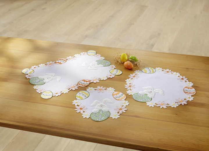 Heimtextilien - Tisch- und Raumdekoration mit Plüsch- und Stoff-Applikationen, in Größe 101 (Deckchen, 35x 50 cm) bis 404 (Kissenbezug, 40x 40 cm), in Farbe WEISS Ansicht 1