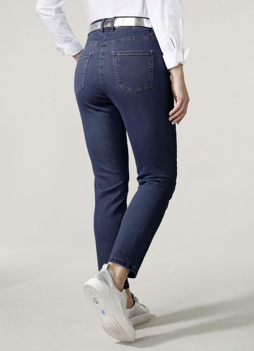 Hosen - Knöchellange Jeans in 5-Pocket-Form, in Größe 019 bis 052, in Farbe DUNKELBLAU Ansicht 1