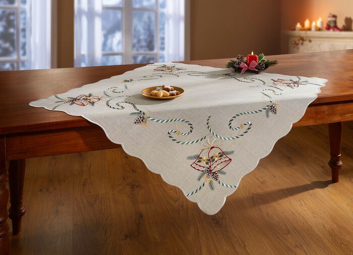 Tisch- und Raumdekoration mit echter Plauener Stickerei 