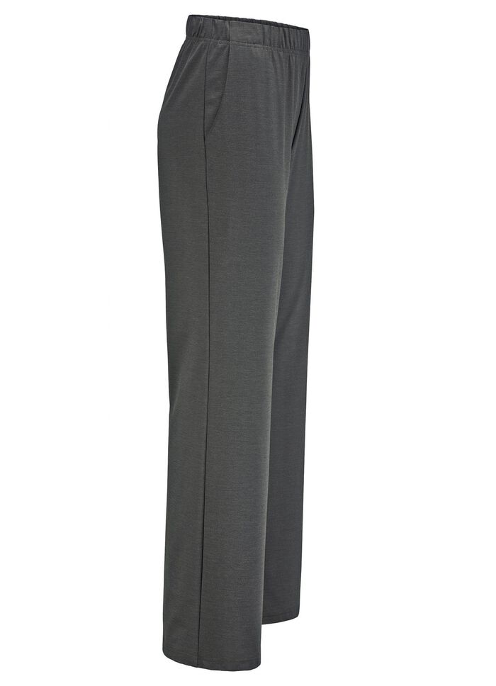 Hose in  modischer Weite  