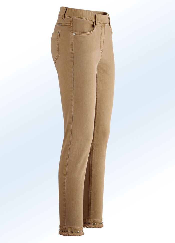 Magic-Jeans mit toller Nietenzier sowie angesagtem Fransensaum COGNAC
