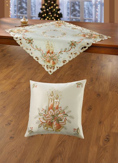 Festlich bestickte Tisch- und Raumdekoration 