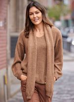 Pullover mit Schal und in flauschiger Kuschelqualit&auml;t 