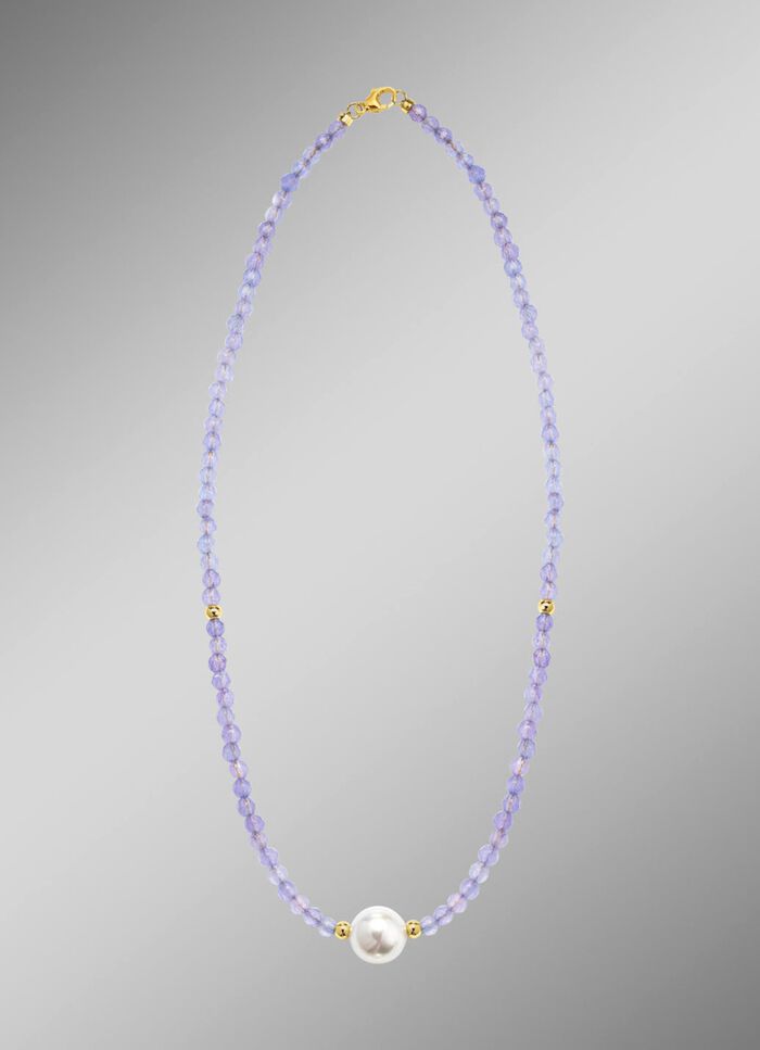 Halskette mit Perlenschimmer und Edelsteinglanz 