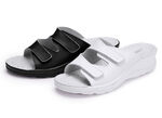 Zweierpack klassische Damen-Pantoletten, Weite H, mit Klettverschluss 1X WEISS, 1X SCHWARZ