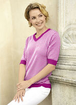 Pulli mit dekorativem Muster BEERE-ECRU