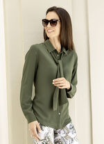 Bluse mit Bindeschluppe 