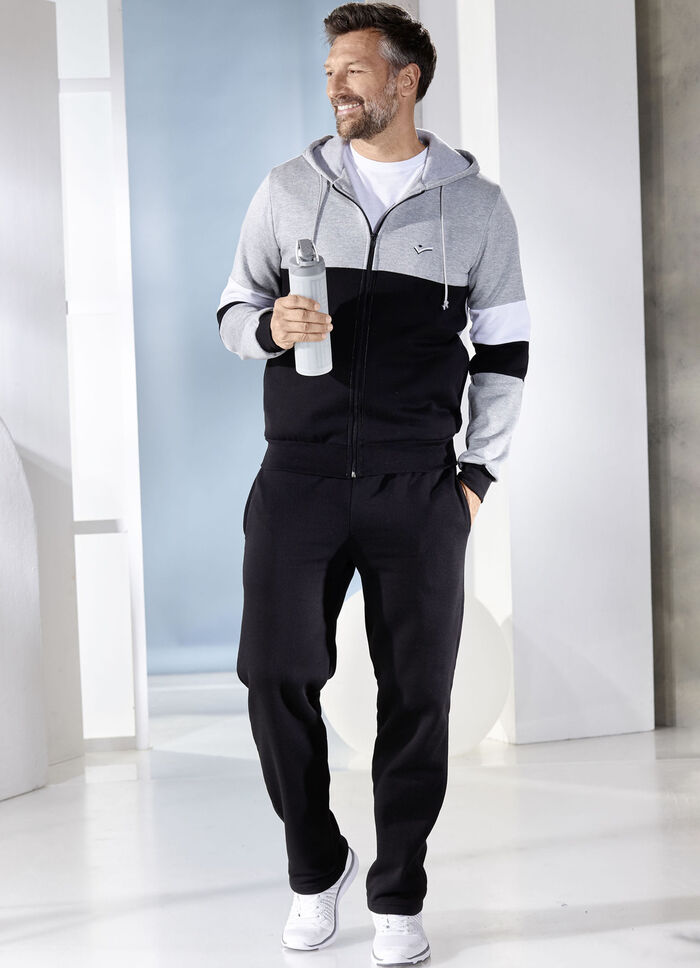 Freizeitanzug mit Kapuze 