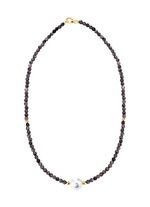 Halskette mit Perlenschimmer und Edelsteinglanz 