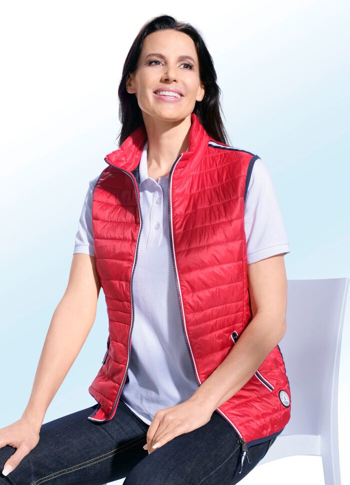 Funktionsweste mit Kontrastpaspelierungen 