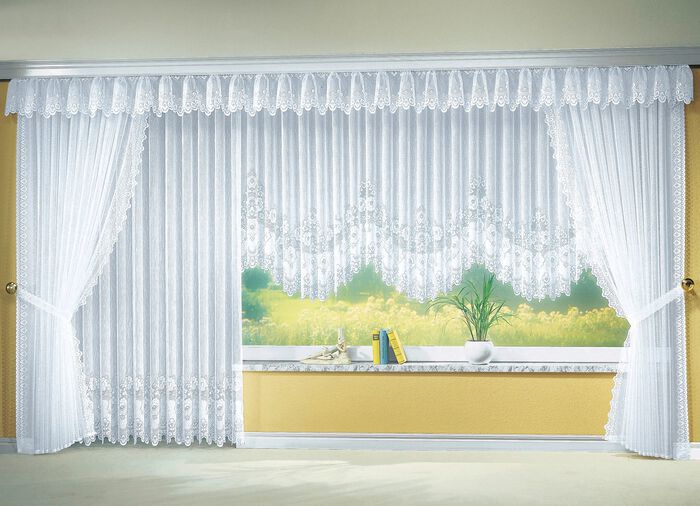 Blumenfenster-Store, gleichm&auml;&szlig;ig gebogt, mit Faltenband 