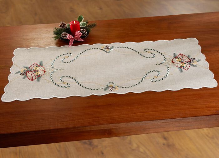 Tisch- und Raumdekoration mit echter Plauener Stickerei 