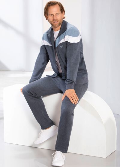 Freizeitanzug mit Seitentaschen 