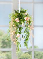 Lysianthus-Gesteck zum H&auml;ngen 