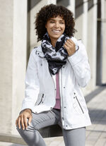 Funktionsjacke mit Kontrastpaspelierung an den Kanten 