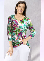 Shirt mit kleinem V-Schlitz