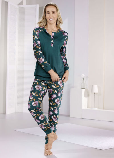 Schlafanzug mit Bündchenabschlüssen  