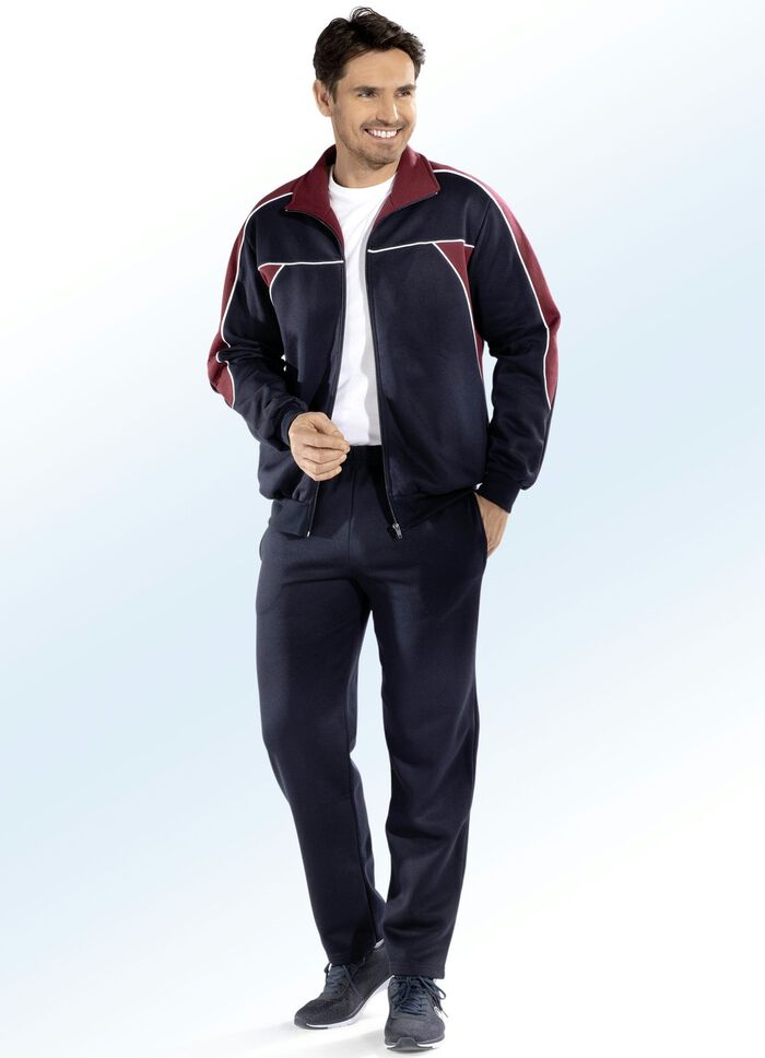 Freizeitanzug mit Seitentaschen 