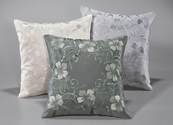 Bestickte Tisch- und Raumdekoration 