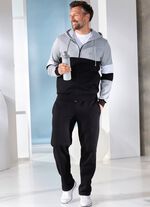 Freizeitanzug mit Kapuze 