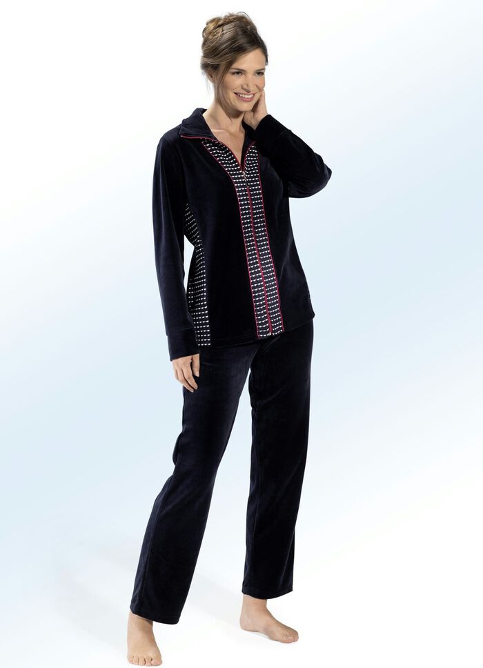 Hausanzug mit tollen Eins&auml;tzen 