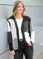 Strickjacke in Mustermix 