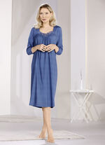 Nachthemd, wadenlang mit floraler Stickereispitze  JEANSBLAU