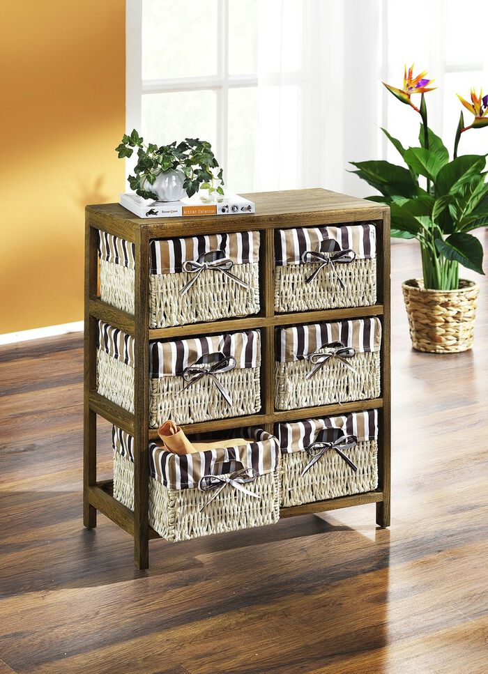 Regal mit sichtbarer Holzstruktur 