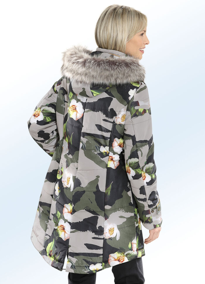 Kurzmantel mit Camouflage- und Blüten-Dessin 