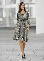 Kleid in schwingender Form 