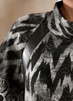 Poncho-Pullover in weich flie&szlig;endem Material 