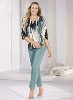 Schlafanzug mit 3/4-langen Ärmeln und langer Hose  