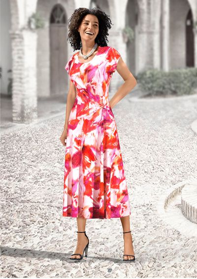 Kleid mit raffinierter Knotentechnik 