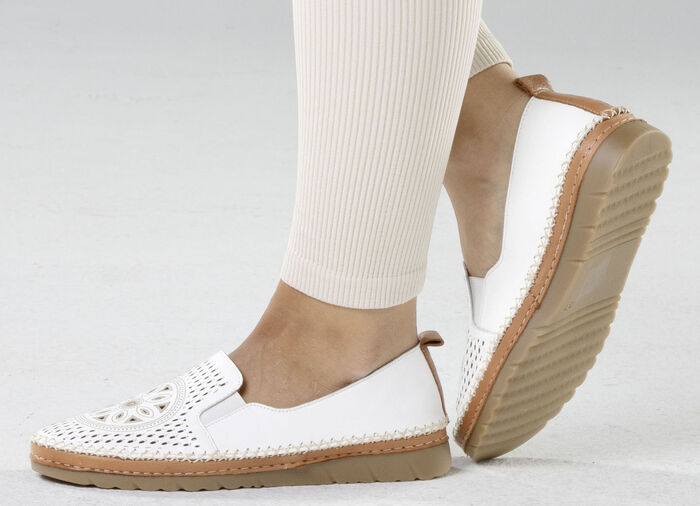Gemini, sommerliche Damen-Slipper, Weite G, mit herausnehmbarem Fußbett WEISS