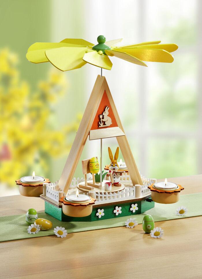 Tischpyramide aus Holz 